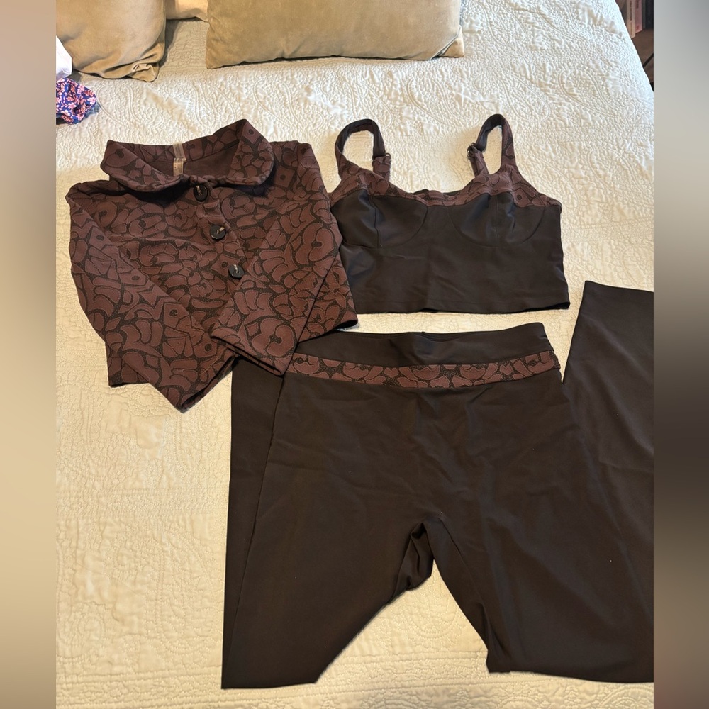 Devon Windsor leopard set